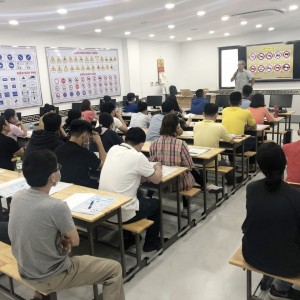 HỌC GPLX LÁI XE