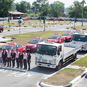 Học lái xe HCM - TRUNG TÂM GIÁO DỤC NGHỀ NGHIỆP LÁI XE THÀNH CÔNG